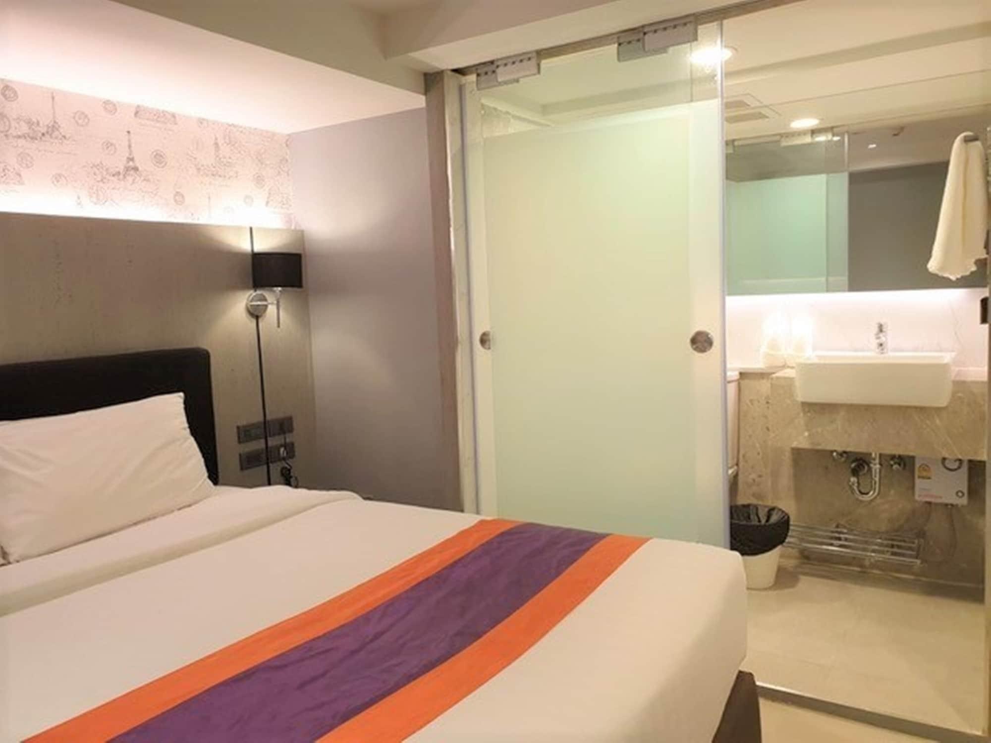 Studio Ekamai - SHA Certified Bangkok Esterno foto